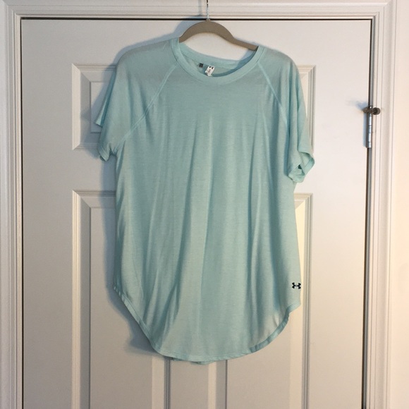 Under Armour Tops - Under Armour T-Shirt